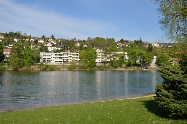 France, la ville pittoresque de triel sur seine — Photo