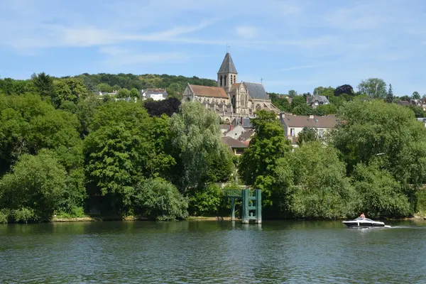 Francja, malownicze miasto triel sur seine — Zdjęcie stockowe