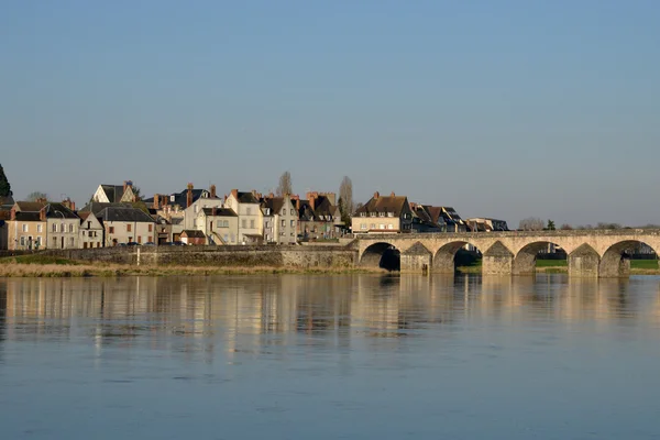 Pittoreska staden Gien i Loiret — Stockfoto
