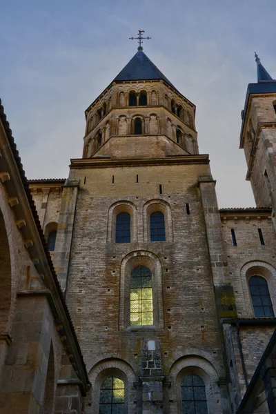 Francia, pittoresca città di Cluny in Saone et Loire — Foto Stock