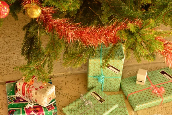 Ile de France, decorated christmas tree in a house — Stock Photo, Image