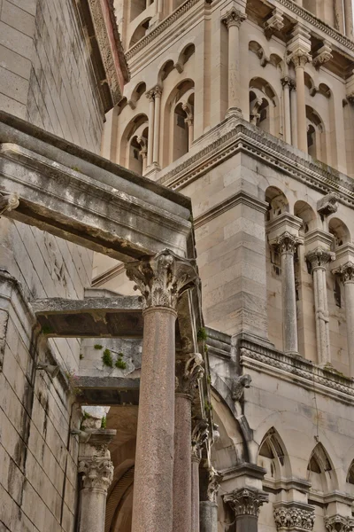 Croatie ; cathédrale pittoresque et historique de Split à Balka — Photo