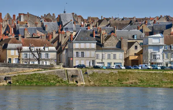 Fransa, La Charite pitoresk şehir sur Loire Bourgogne içinde — Stok fotoğraf