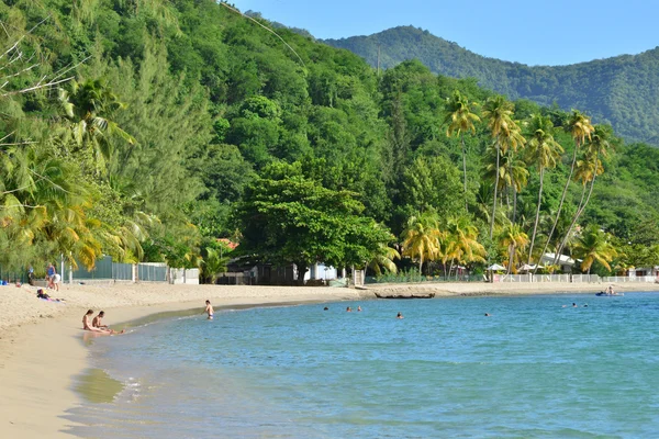 Martinique, het schilderachtige stad van Les Anses d Arlet in West I — Stockfoto