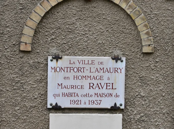 Francie, malebném městě Montfort l Amaury — Stock fotografie