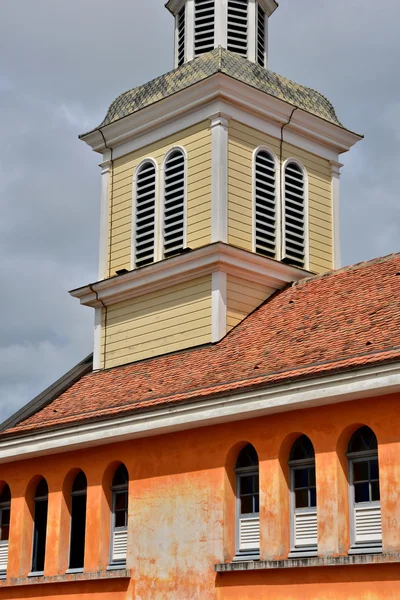 Martinique-on, festői templom Les trois ilets szállodái — Stock Fotó