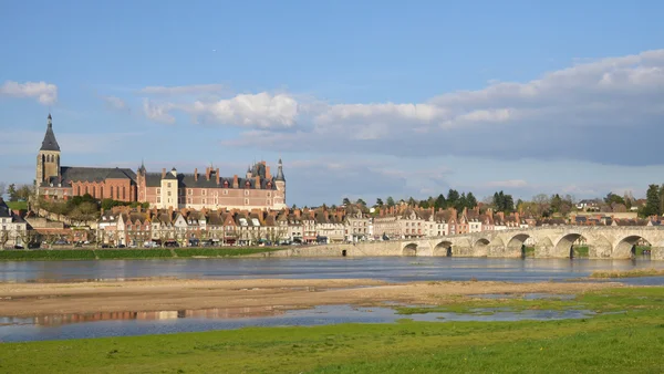 Schilderachtige stad van Gien in Loiret — Stockfoto