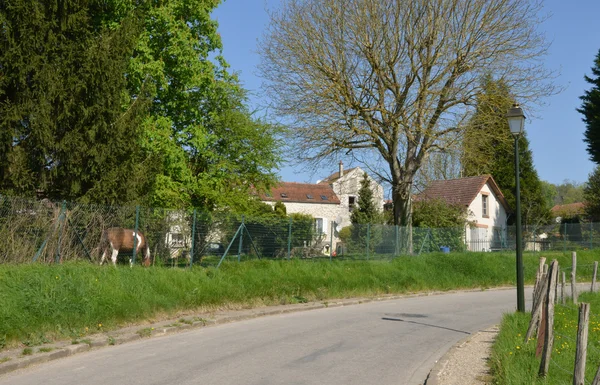 Francia, el pintoresco pueblo de Seraincourt — Foto de Stock