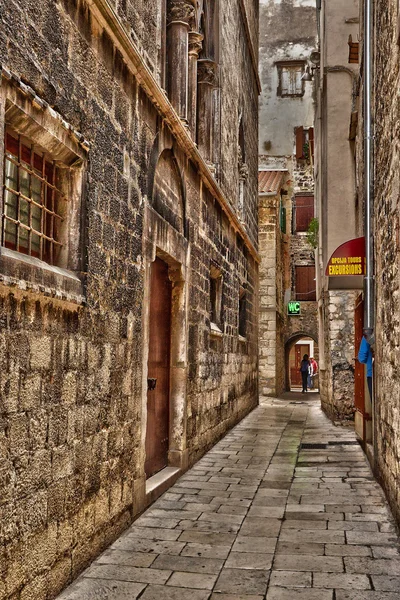 Croacia; pintoresca e histórica ciudad de Split en los Balcanes —  Fotos de Stock