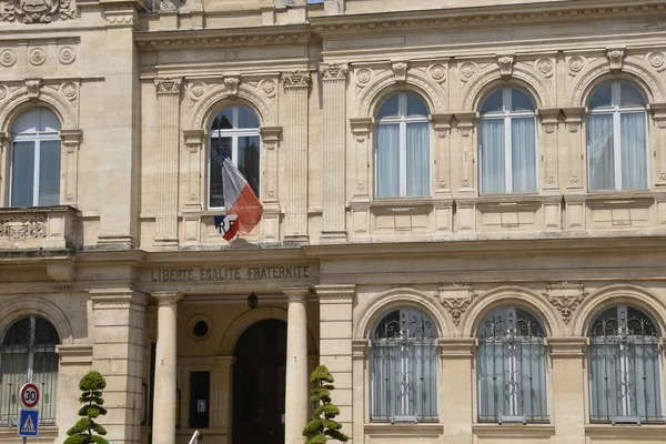 Frankrijk, de schilderachtige stad van meulan — Stockfoto