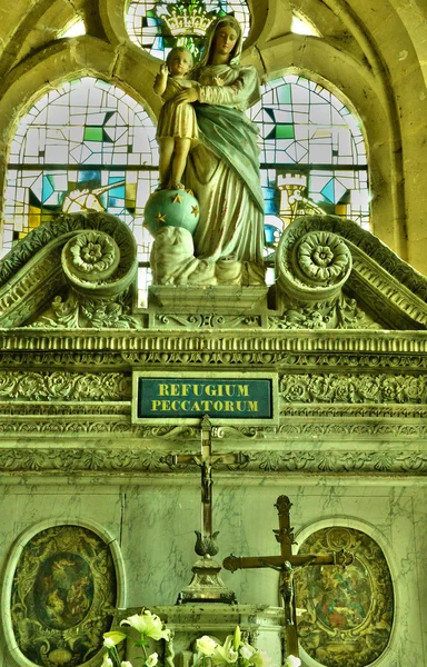 Франция, историческая церковь Серан в Пикардии — стоковое фото