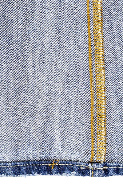 Шматок Синьої Джинсової Тканини Ізольовано Білому Тлі Грубі Нерівні Ребра — стокове фото