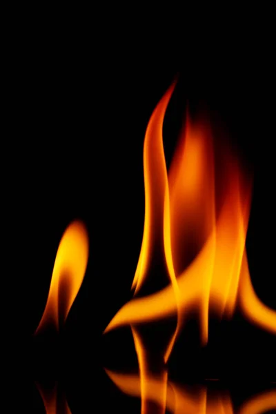 Feuerflammen Isoliert Auf Schwarzem Hintergrund — Stockfoto
