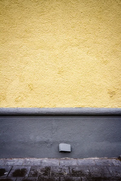 Mur jaune fraîchement peint — Photo