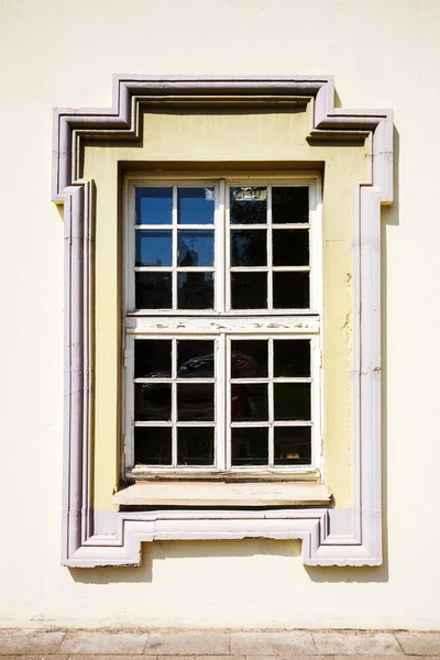 Parede com janela — Fotografia de Stock