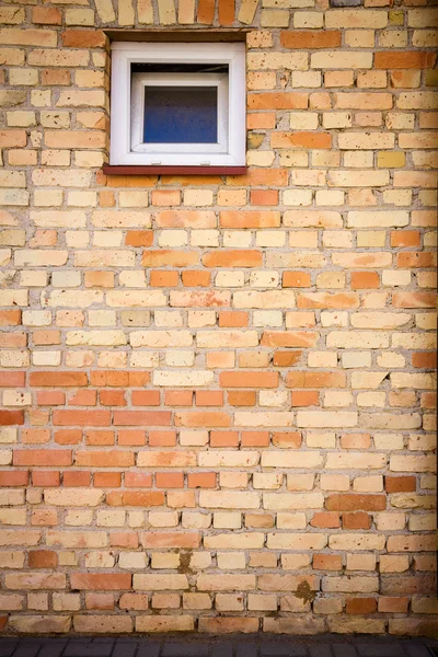 Gelbe Ziegelmauer — Stockfoto