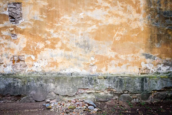 Жёлтая стена — стоковое фото