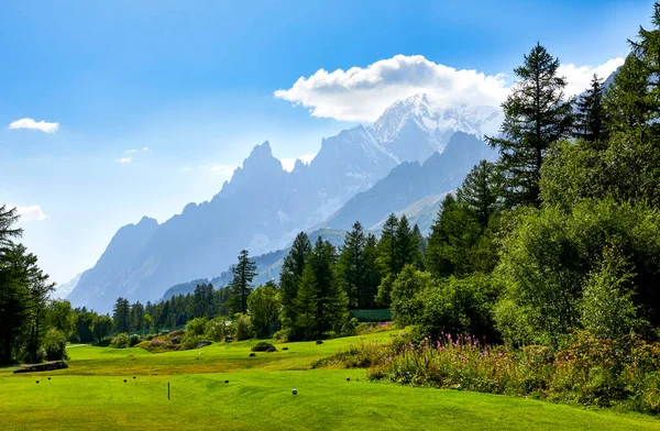Campo Golf Los Pies Del Macizo Del Mont Blanc Val — Foto de Stock