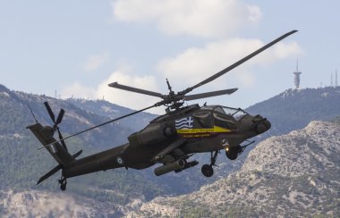 Hafta 12/09/2015 Yunanistan uçan ah-64a Apache 4 Atina