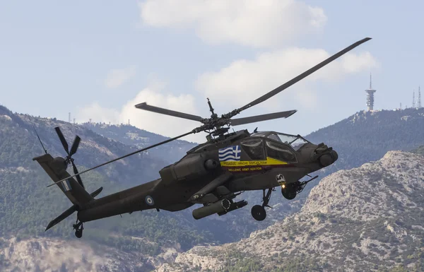 Ah-64a Apache på 4: e Aten flyger vecka 12/09/2015 Grekland Royaltyfria Stockbilder