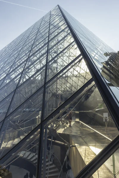 Detalle pirámide del Louvre — Foto de Stock