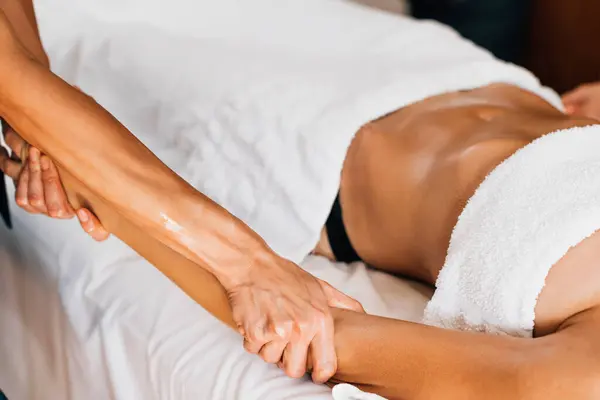 Ayurveda Therapist Doing Arm Massage Ethereal Oil — Stock Photo, Image