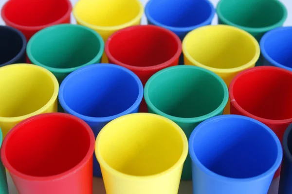 Diferente cubo de plástico de color olla — Foto de Stock