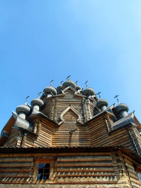 Kirche Holz Dorf Russland Sankt Petersburg Architektur traditionell Tradición — Foto de Stock