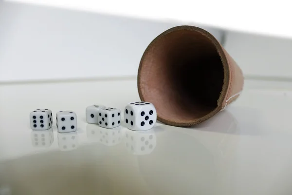 Příběh hry spielen wuerfel kostky — Stock fotografie
