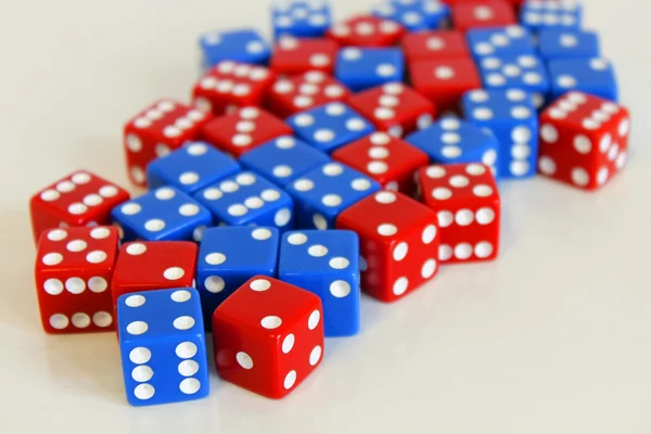 Wuerfel Spiel game play dice rot blau number — Stock Photo, Image