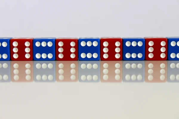 Wuerfel Spiel game play dice rot blau number — Stock Photo, Image