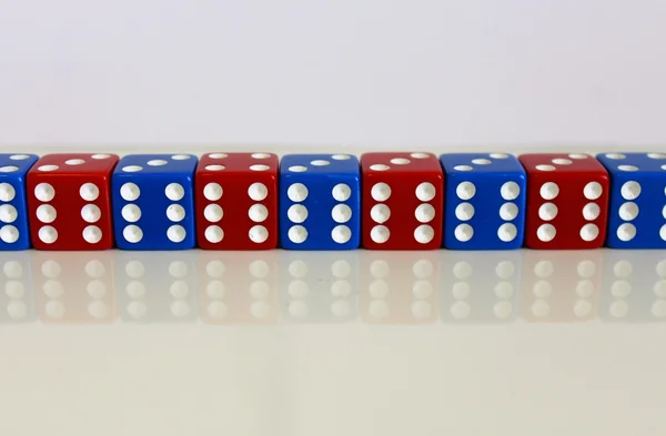 Wuerfel Spiel játék kocka rot-blau száma — Stock Fotó