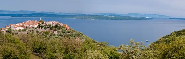 Panoramatický pohled Beli město a moře na ostrově Cres — Stock fotografie