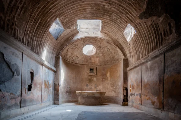 Resterna av de offentliga Baden i Pompeji. Italien - Pompei var dest Stockbild