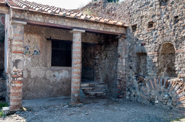 Resterna av casa di apollo i Pompeji Italien. Pompeji var destroye Stockbild