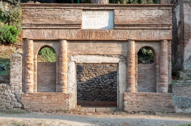 Pompei, İtalya'nın Myra'da tuğla mezar kalıntıları