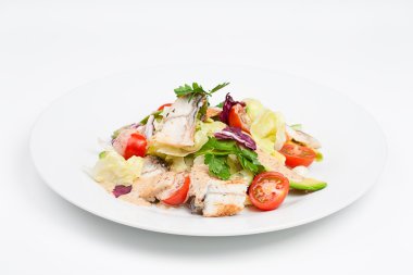 Taze salata avokado ve füme yılan balığı ile