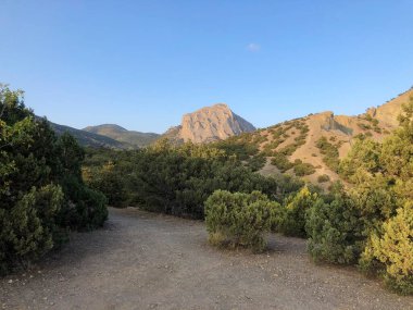  Kırım dağlarının manzarası