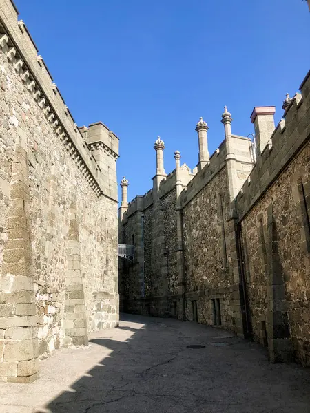 Kırım - Ağustos 2020: Vorontsov Sarayı 'nda duvarlar. Yaz günü