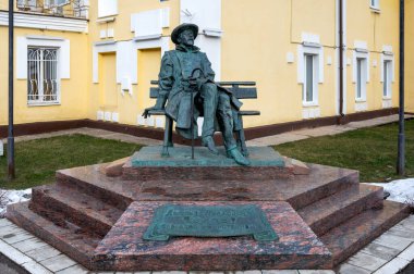 Sovetskaya Caddesi 'ndeki Anton Chekhov anıtı, Istra, Moskova bölgesi, Rusya Federasyonu, 29 Şubat 2020