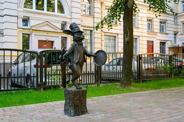 Escultura Coelho Branco Rua Shcherbakovskaya Moscou Federação Russa Agosto 2020 — Fotografia de Stock