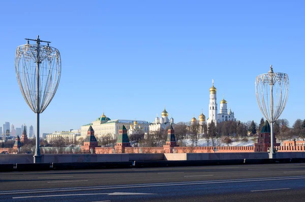 Vista Kremlin Ponte Bolshoy Moskvoretsky Com Decorações Ano Novo Natal — Fotografia de Stock