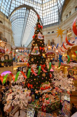 GUM mağazasında yeni yıl ve Noel süslemeleri, Moskova, Rusya Federasyonu, 05 Aralık 2020