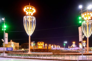 VDNKh buz pateni pisti ve Yeni Yıl ve Noel süsleri VDNKh, Moskova, Rusya Federasyonu, 05 Aralık 2020