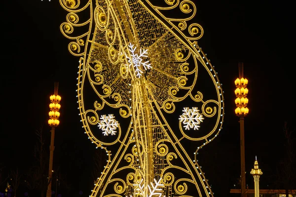 Esculturas Luz Año Nuevo Navidad Avenida Central Vdnkh Moscú Federación —  Fotos de Stock