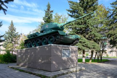 Anıt-tank T-34-85, Rzhev, Rzhev, Tver bölgesi, Rusya Federasyonu 'nu kurtaran Sovyet tankçılarına, 19 Eylül 2020