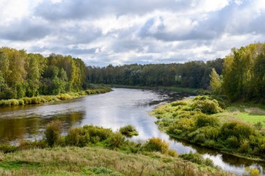 Sishka Nehri 'nin Volga Nehri, Kokoshkino, Rzhev Bölgesi, Tver Bölgesi, Rusya Federasyonu, 19 Eylül 2020