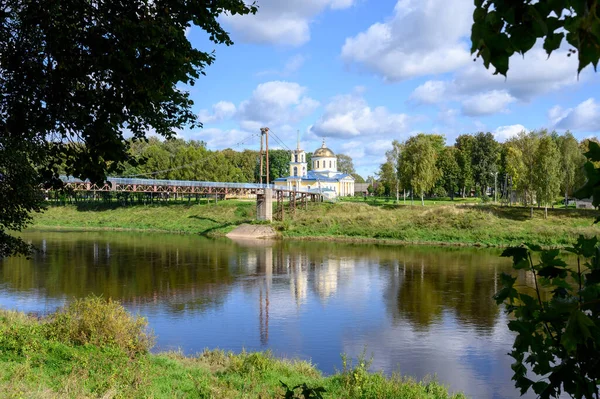 Вид Волгу Подвесной Мост Храм Успения Пресвятой Богородицы Зубцов Тверская — стоковое фото