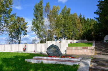 1941-1945 Büyük Vatanseverlik Savaşı 'nda Moskova Dağı' ndaki Sovyet askerlerinin toplu mezarı, Zubtsov, Tver bölgesi, Rusya Federasyonu, 19 Eylül 2020