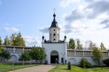 Güney kapısı Staritsky Kutsal Dormition Manastırı, Staritsa, Tver bölgesi, Rusya Federasyonu, 20 Eylül 2020
